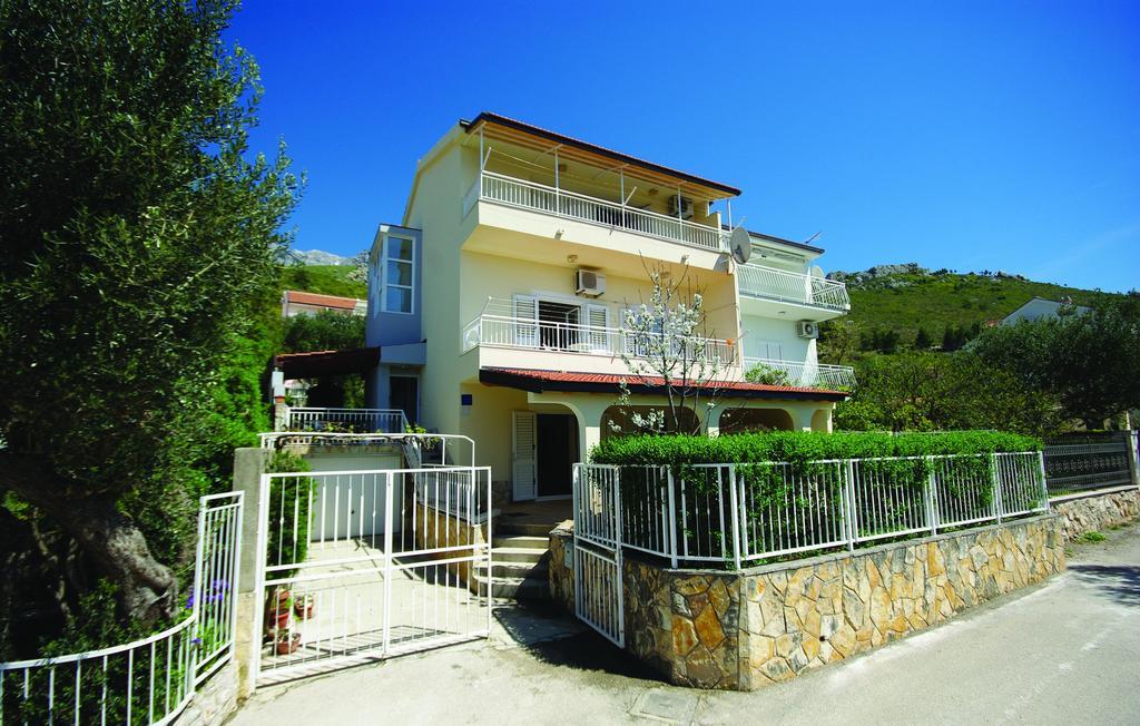Apartment Huanita Promajna Exterior photo